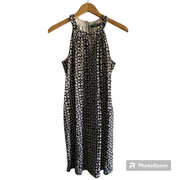 Karl Lagerfeld Floral Lace Eyelet Sleeveless Black/White Shift Dress in Size 2 - Picture 2 of 9
